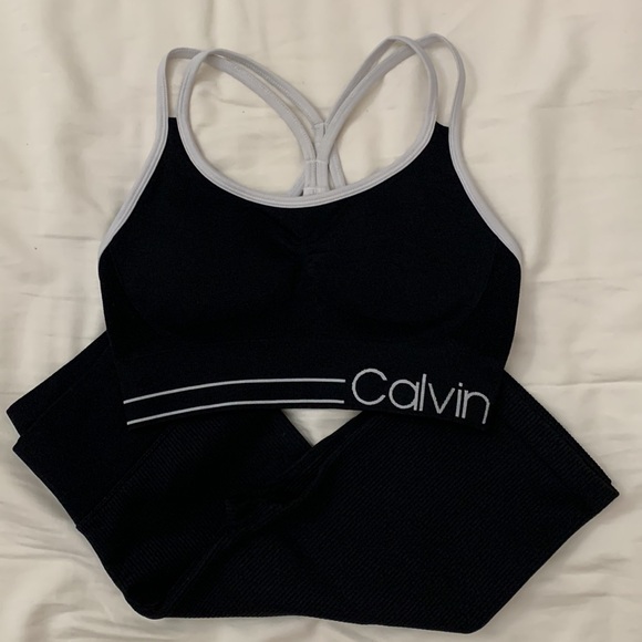 Calvin Klein ribbed workout set - Picture 1 of 7